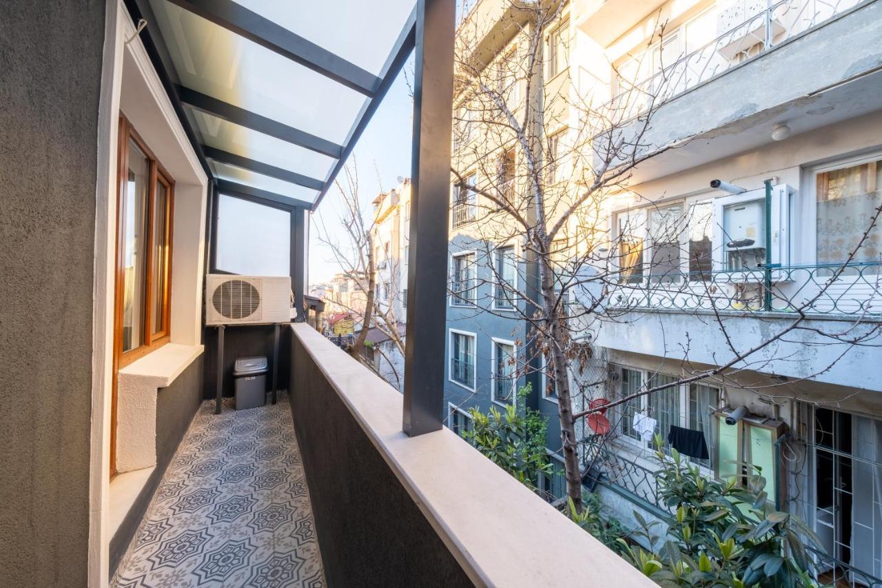 Taksim No 44 Hotel & Suites Istanbul Bagian luar foto