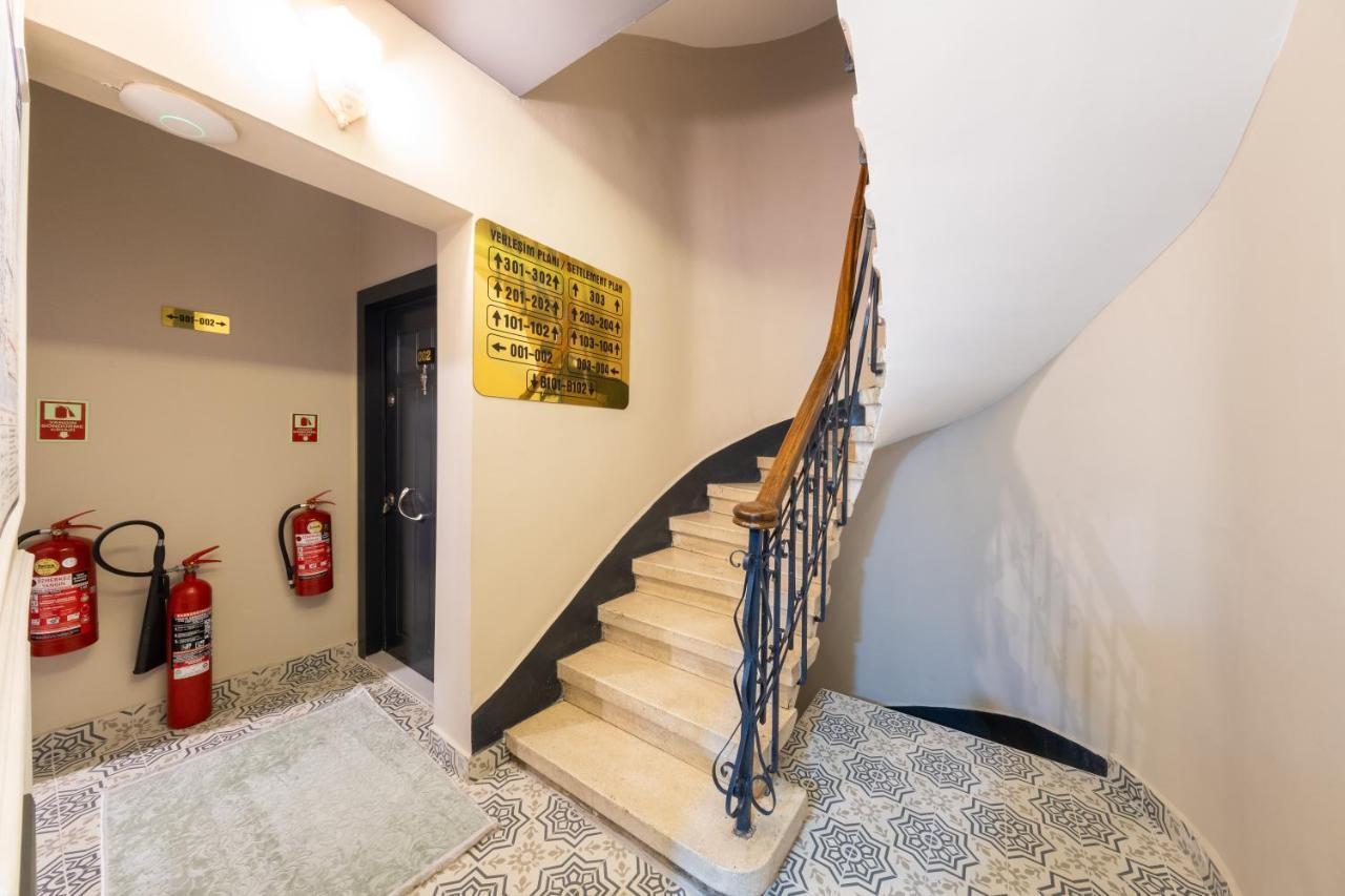Taksim No 44 Hotel & Suites Istanbul Bagian luar foto