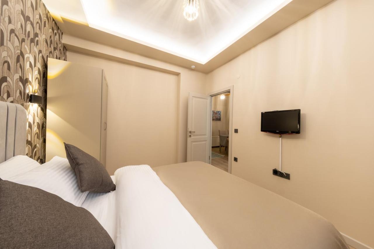 Taksim No 44 Hotel & Suites Istanbul Bagian luar foto