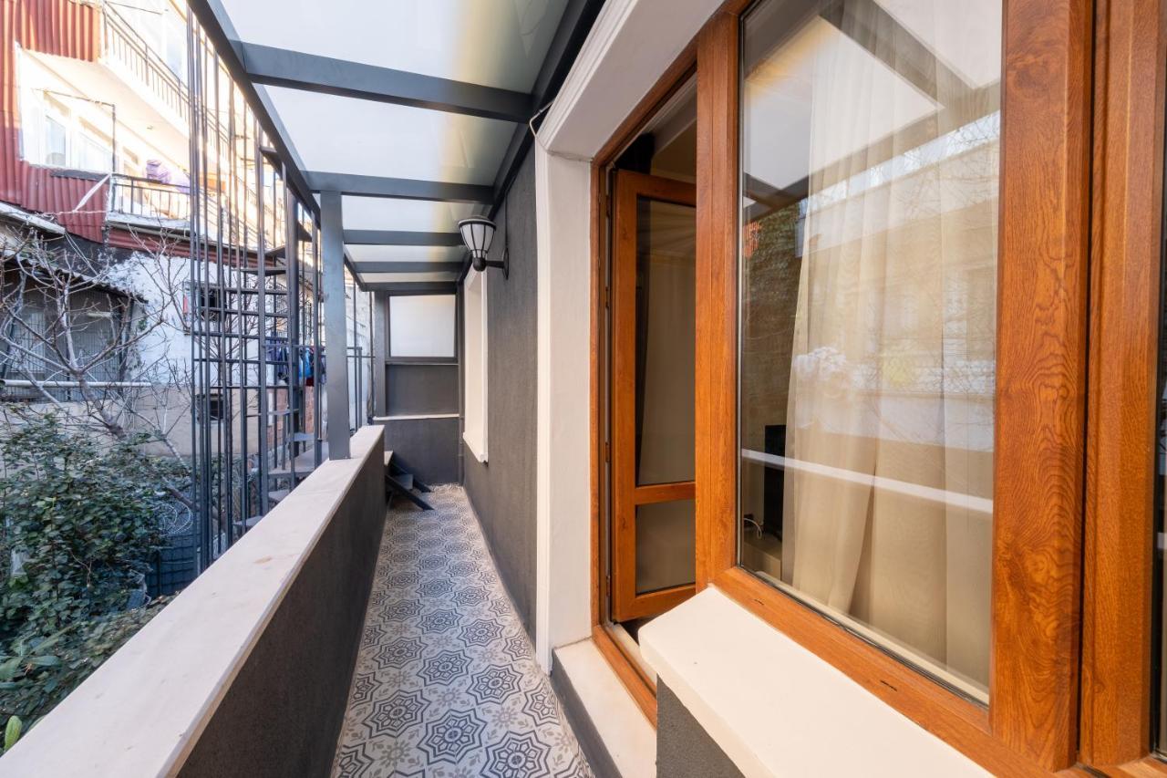 Taksim No 44 Hotel & Suites Istanbul Bagian luar foto